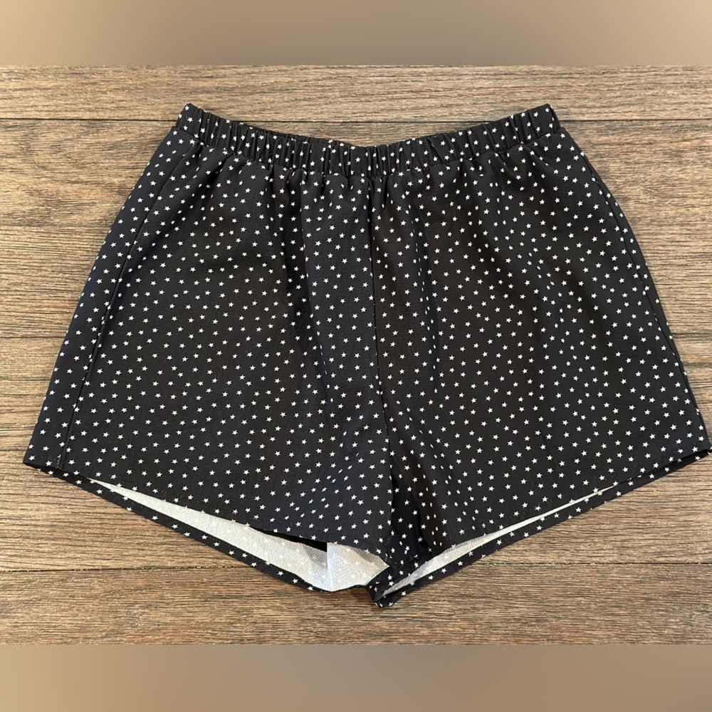 Etophe Studios lined pull on elastic waist shorts star print,‎ sz M, GUC